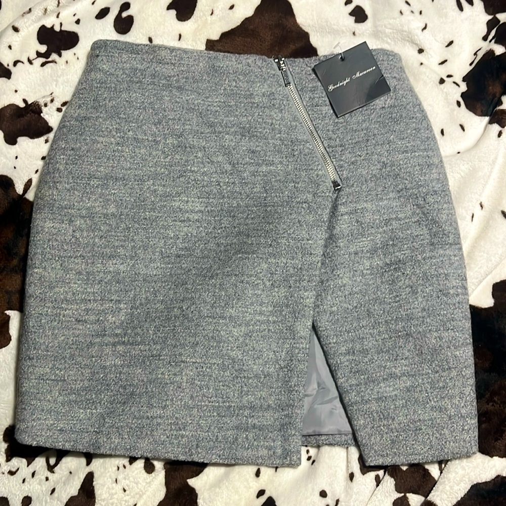 Goodnight Macaroons tweed, Gray zipper skirt with slit size small